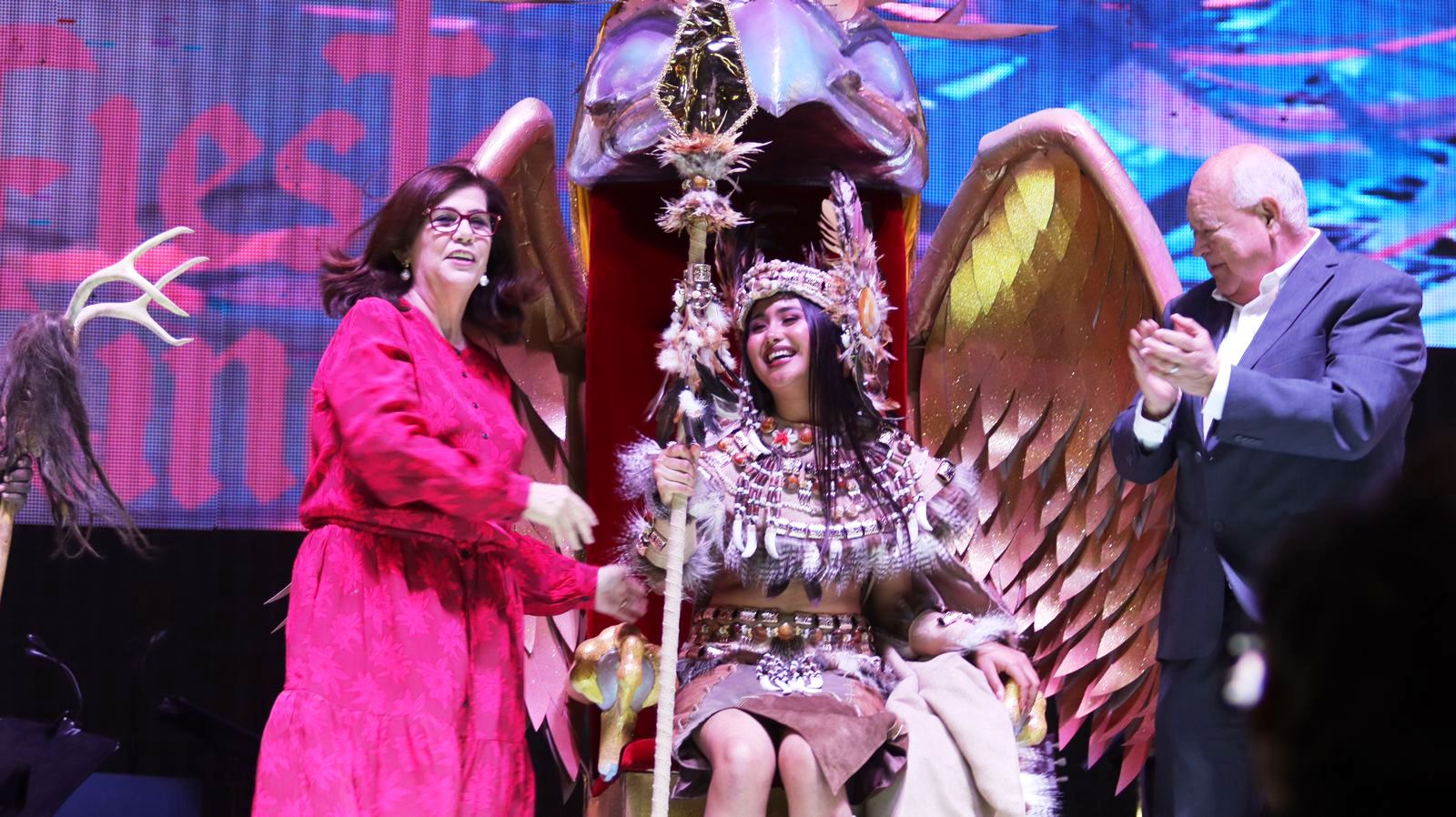 Coronan a Rosy I como Reina Calafia de las Fiestas de Fundación de La Paz 2024